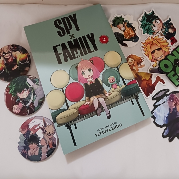 Manga Book bundle 3 pins and 5 stickers - Picture 1 of 4